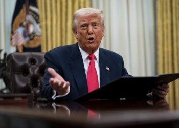 trump-envia-carta-ao-lider-supremo-do-ira-pedindo-que-negocie-acordo-nuclear