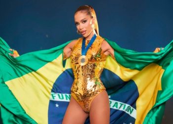 o-look-de-anitta-em-homenagem-a-ginasta-rebeca-andrade