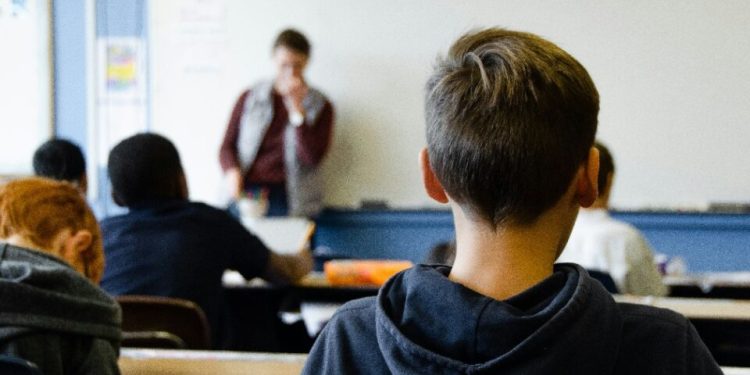 deputados-do-pt-querem-forcar-todas-as-escolas-a-matricular-qualquer-tipo-de-aluno
