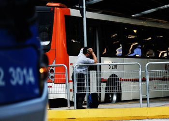 bomba-atribuida-a-partido-politico-explode-em-terminal-de-sao-paulo
