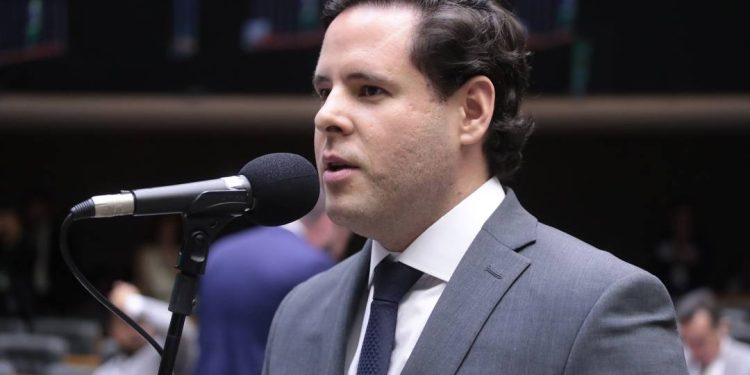 a-justificativa-de-deputado-para-pec-que-limita-operacoes-contra-politicos