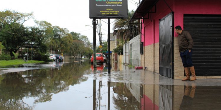 mais-de-2-milhoes-de-imoveis-estao-em-areas-de-risco-de-inundacoes,-alerta-ministerio-das-cidades