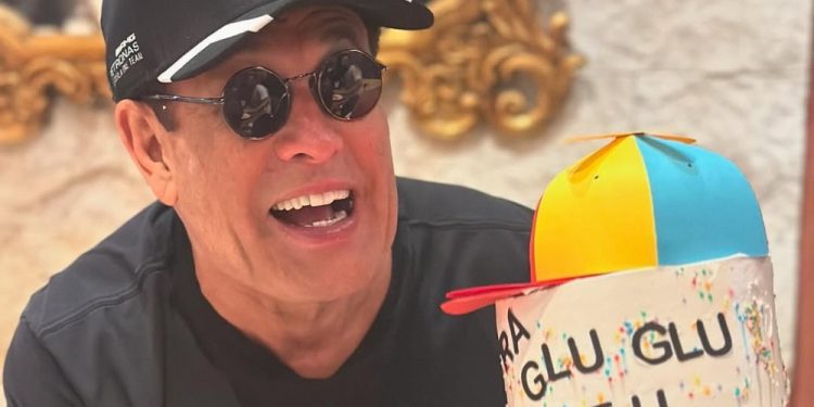 bandido-finge-que-e-entregador-de-pizza-e-assalta-sergio-mallandro-na-rua-augusta