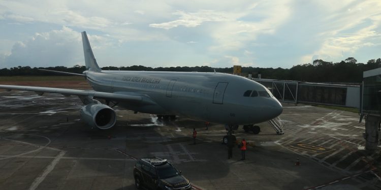 voo-com-mais-de-135-brasileiros-deportados-pelos-eua-chega-a-belo-horizonte