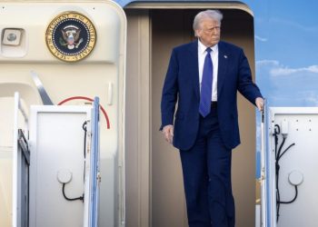 trump-diz-que-eua-estao-falando-com-russia-e-ucrania-sobre-“dividir-ativos”