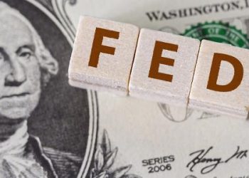 fed-mantem-taxa-de-juros-dos-eua-inalterada-entre-4,25%-e-4,50%-ao-ano
