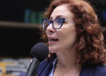 carla-zambelli-esta-a-2-votos-de-ser-cassada-e-condenada-a-5-anos-de-prisao