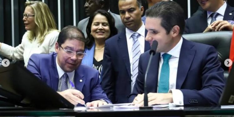 viagem-de-motta-com-lula-adia-votacao-de-materias-importantes-na-camara