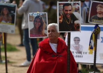 engenheiro-britanico-e-demitido-apos-condenar-massacre-do-hamas-em-israel