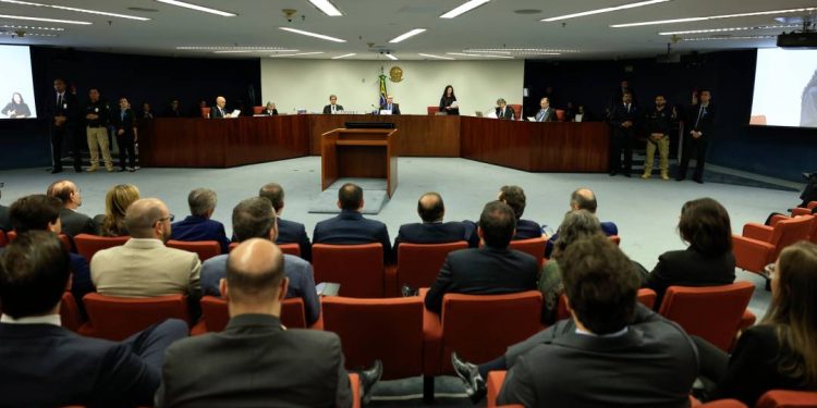 o-ministro-mais-elogiado-durante-o-julgamento-de-bolsonaro