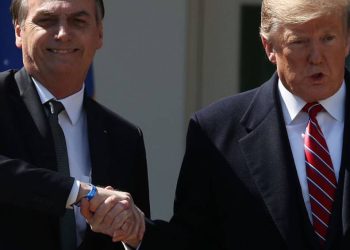 por-ironia,-governo-trump-elogia-urnas-brasileiras-em-decreto-americano