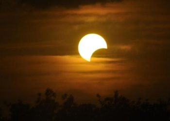 primeiro-eclipse-solar-de-2025-acontece-no-sabado-(29);-veja-como-assistir