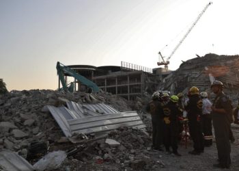 arranha-ceu-desaba-com-forte-terremoto-na-tailandia.-veja-video