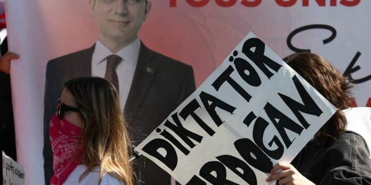 oposicao-a-erdogan,-prefeito-de-istambul-diz-que-seu-advogado-tambem-foi-preso