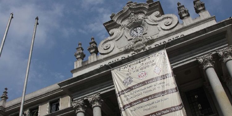 concurso-para-professor-da-usp-e-suspenso-para-avaliar-“carteirada”-de-candidato