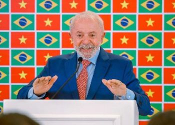 lula:-‘antes-da-briga,-vamos-gastar-as-palavras-por-livre-comercio-com-eua’