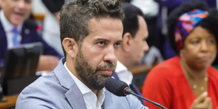 janones-nega-confissao-de-crime-de-rachadinha-que-admitiu-em-acordo-com-a-pgr