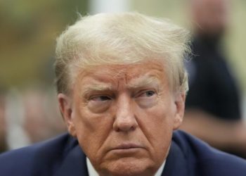 trump-diz-estar-“muito-irritado”-com-putin-e-ameaca-aplicar-novas-tarifas-sobre-a-russia