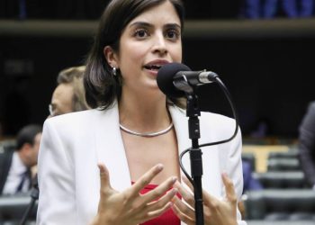 tabata-amaral-e-reeleita-presidente-municipal-do-psb-em-sao-paulo