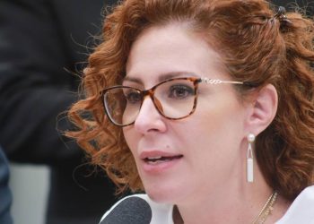 pl-reforca-apoio-a-carla-zambelli,-alvo-de-bolsonaro-e-do-stf