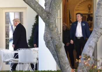 trump-disse-a-interlocutores-que-musk-deixara-governo,-afirma-site