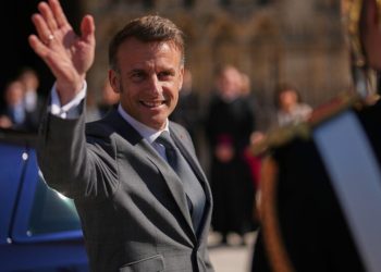 macron-fala-pela-primeira-vez-da-condenacao-de-le-pen:-“a-lei-e-igual-para-todos”