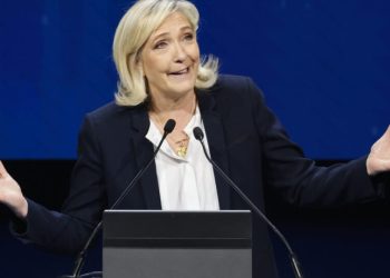 marine-le-pen-promete-“batalha-pacifica-e-democratica”-contra-sua-condenacao