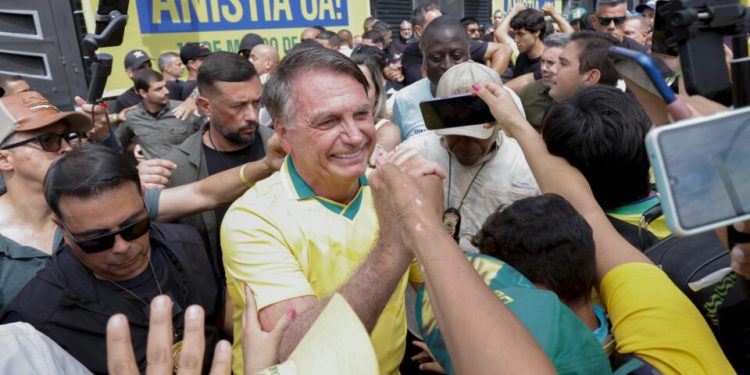 brasileiros-se-reunem-ao-redor-do-mundo-em-defesa-da-anistia-aos-presos-do-8-de-janeiro
