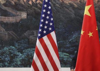 fornecedora-chinesa-da-apple-avalia-elevar-producao-nos-eua-com-novas-tarifas