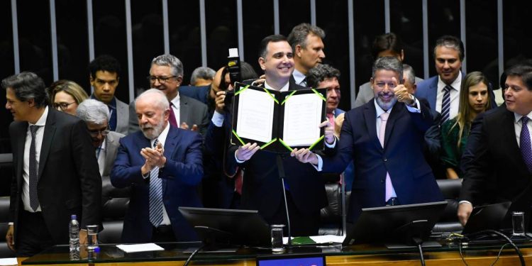 precos-e-contratos:-o-impacto-escondido-da-reforma-tributaria