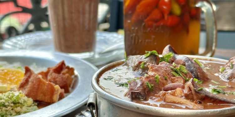 tem-ate-milkshake-de-tutu!-largo-da-prainha-recebe-circuito-de-feijoadas