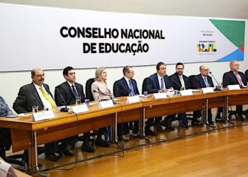 resolucao-ideologica-do-cne-prejudica-alunos-pobres-em-disciplinas-basicas