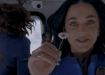 katy-perry-flutua-no-espaco-durante-viagem-em-foguete:-‘conectada-ao-amor’