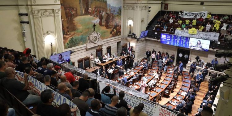 camara-do-rio-aprova-guarda-municipal-armada