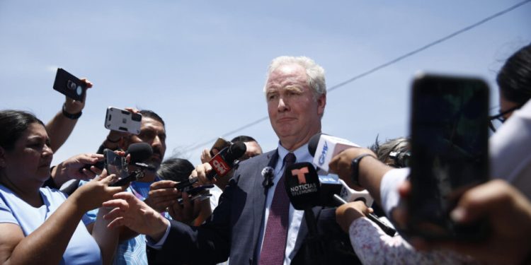 senador-democrata-diz-que-foi-impedido-de-visitar-deportado-por-engano-em-el-salvador