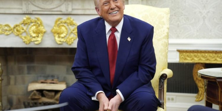 governo-trump-arrecadou-us$-21-bilhoes-com-tarifas-desde-janeiro,-diz-cbp