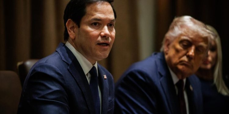governo-trump-fecha-escritorio-do-departamento-de-estado-por-gastar-com-“censura”