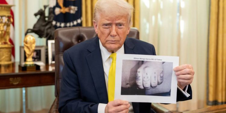 trump-usa-tatuagens-para-justificar-deportacao-ilegal-de-homem