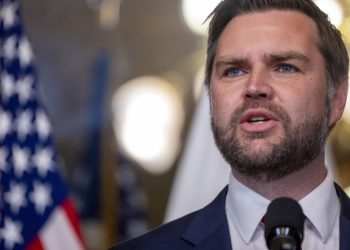 papa-francisco-se-reune-com-jd-vance-em-sua-residencia-no-vaticano