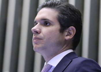 motta-vai-receber-medalha-de-zema-e-participar-de-homenagens-a-tancredo