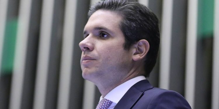 motta-vai-receber-medalha-de-zema-e-participar-de-homenagens-a-tancredo