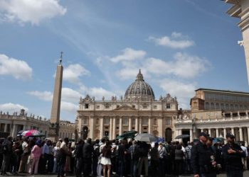 vaticano-cogita-estender-despedida-do-papa-devido-ao-alto-numero-de-fieis