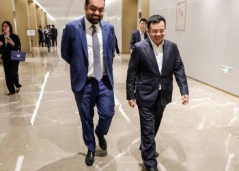 negocios-com-a-china:-claudio-castro-fecha-acordo-para-novas-cameras-de-monitoramento-no-rio