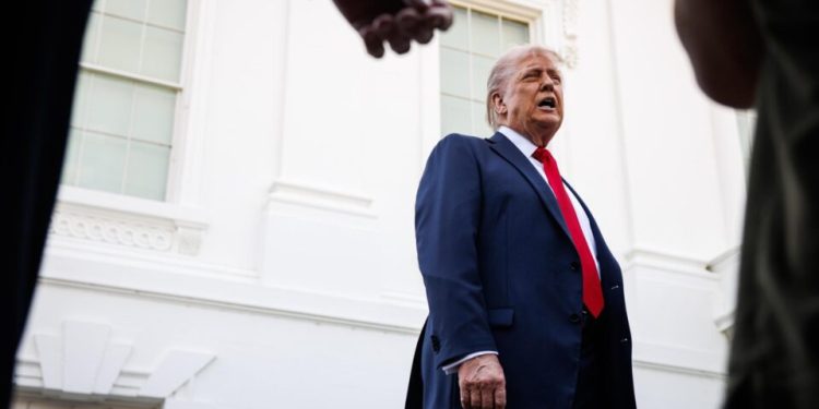 trump-volta-a-criticar-zelensky-e-diz-que-a-crimeia-ja-esta-“perdida”