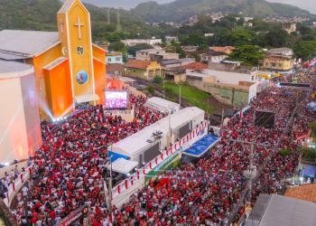 alvoradas-de-sao-jorge-homenageiam-papa-francisco