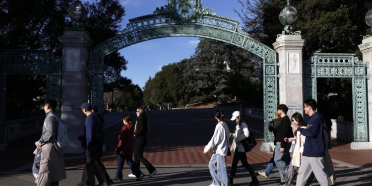 governo-trump-abre-investigacao-contra-universidade-que-fez-parceria-com-a-china