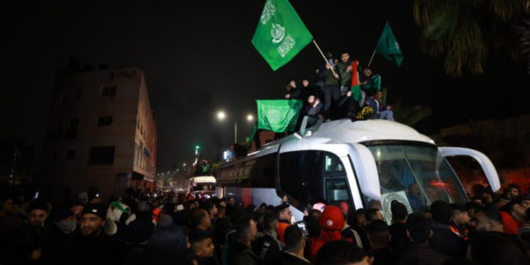 catar-diz-que-o-hamas-aceita-libertar-todos-os-refens-no-contexto-de-uma-“solucao-abrangente”