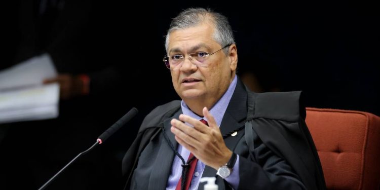 dino-da-48h-para-lider-do-pl-explicar-acordo-de-distribuicao-de-emendas-parlamentares