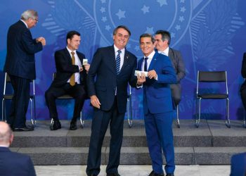 aliados-vao-para-o-cadafalso,-e-bolsonaro-segue-tentando-se-descolar-da-trama-golpista
