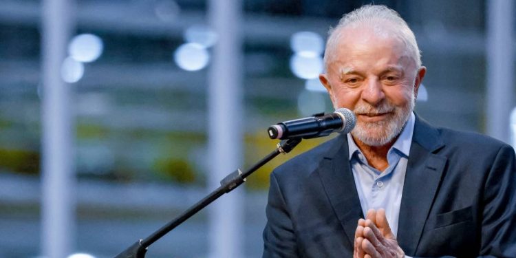 rejeicao-de-lula-cai-e-presidente-volta-a-ter-sua-imagem-avaliada-positivamente,-diz-pesquisa